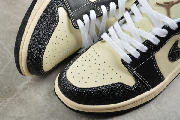 AJ 1 Low SE ‘Coconut Milk Black’ HQ3437-101