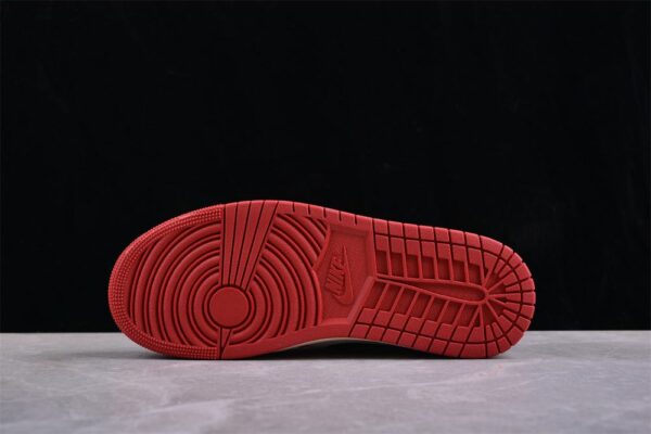 AJ 1 Low Trophy Room ‘Away’ FN0432-100