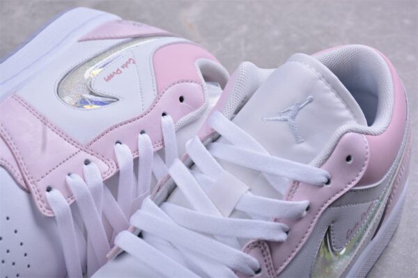 AJ 1 Low ‘Pink Glitter Swoosh’ FQ9112-100 AJ 1 Low ‘Pink Glitter Swoosh’ FQ9112-100