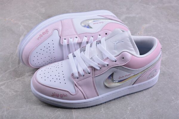 AJ 1 Low ‘Pink Glitter Swoosh’ FQ9112-100 AJ 1 Low ‘Pink Glitter Swoosh’ FQ9112-100