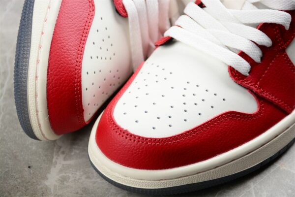 AJ 1 Low ‘Year of the Dragon’ FJ5735-100 AJ 1 Low ‘Year of the Dragon’ FJ5735-100