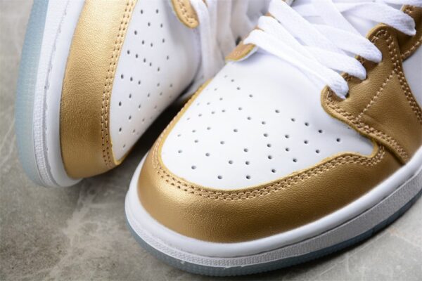 AJ 1 Low ‘Year of the Dragon’ FQ6593-100 AJ 1 Low ‘Year of the Dragon’ FQ6593-100