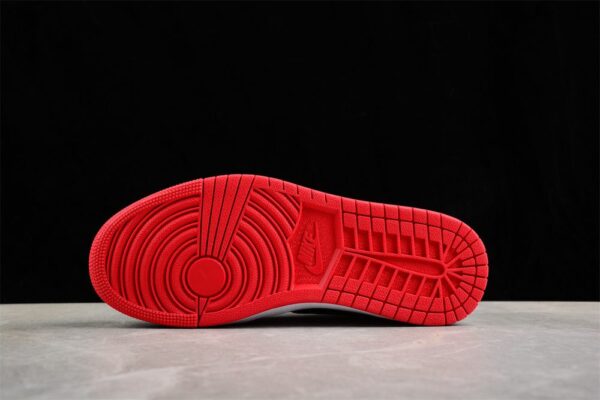AJ 1 Low x CLOT ‘Fearless’ CU2804-100 AJ 1 Low x CLOT ‘Fearless’ CU2804-100