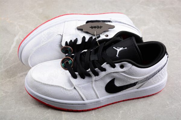 AJ 1 Low x CLOT ‘Fearless’ CU2804-100 AJ 1 Low x CLOT ‘Fearless’ CU2804-100