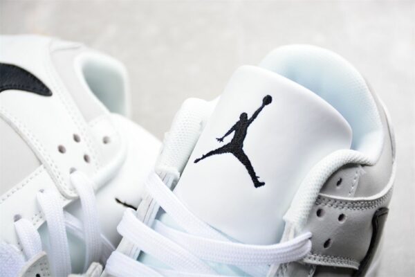 AJ 1 Jumpman Jack TR Travis Scott ‘White’ FZ8117-002 AJ 1 Jumpman Jack TR Travis Scott ‘White’ FZ8117-002