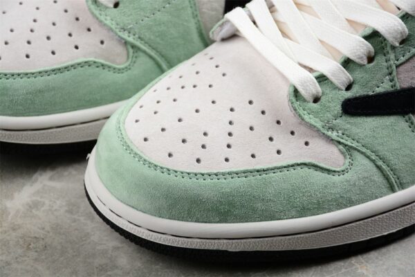 AJ 1 Low Travis Scott ‘Grayish Green’ DM7866-813