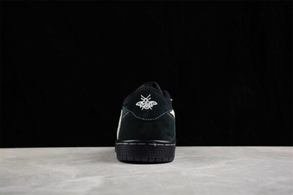 AJ 1 Low Travis Scott ‘Black Phantom Paisley’ DM7866-889