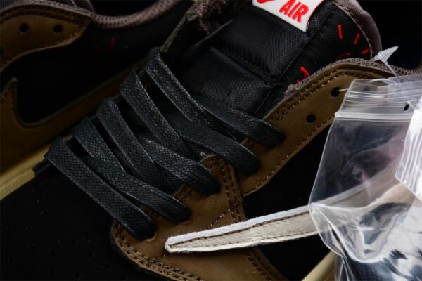AJ 1 Low Travis Scott ‘Mocha’ CQ4277-001