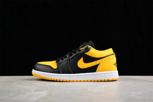 AJ 1 Low ‘Yellow Ochre’ 553558-072 AJ 1 Low ‘Yellow Ochre’ 553558-072