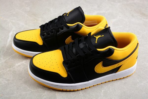 AJ 1 Low ‘Yellow Ochre’ 553558-072 AJ 1 Low ‘Yellow Ochre’ 553558-072