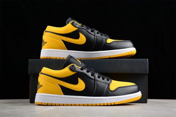 AJ 1 Low ‘Yellow Ochre’ 553558-072 AJ 1 Low ‘Yellow Ochre’ 553558-072