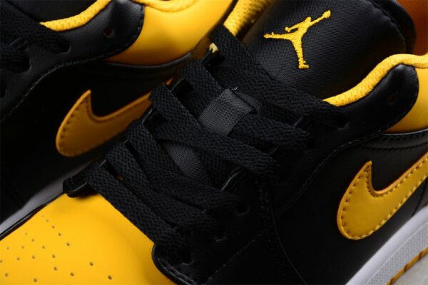 AJ 1 Low ‘Yellow Ochre’ 553558-072 AJ 1 Low ‘Yellow Ochre’ 553558-072