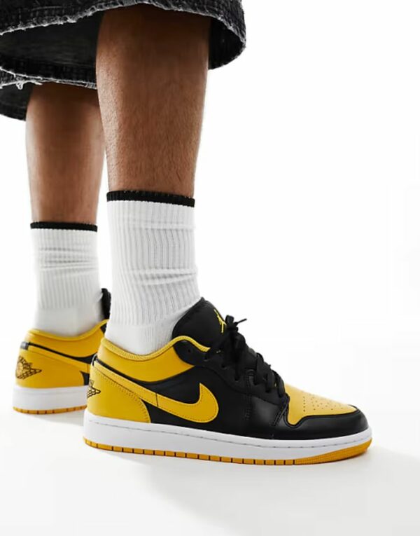 AJ 1 Low ‘Yellow Ochre’ 553558-072 AJ 1 Low ‘Yellow Ochre’ 553558-072
