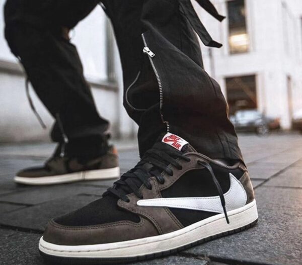AJ 1 Low Travis Scott ‘Mocha’ CQ4277-001