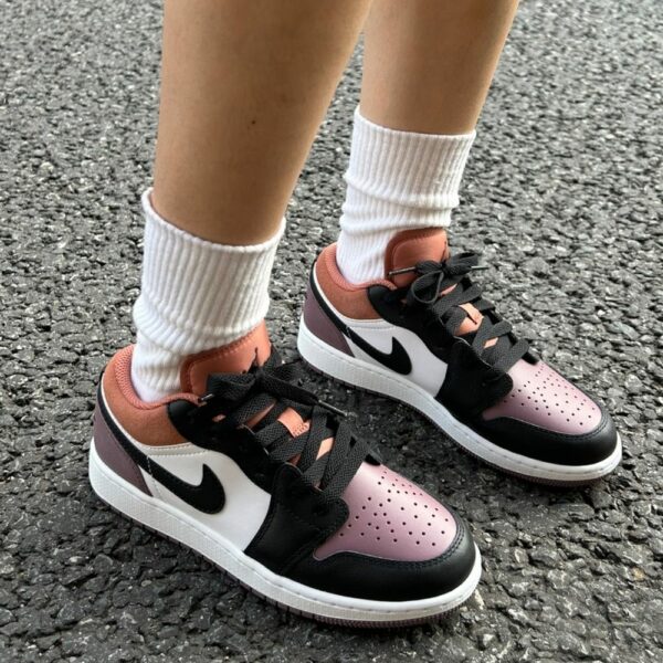 AJ 1 Low ‘Sky J Mauve’ FB9908-102 AJ 1 Low ‘Sky J Mauve’ FB9908-102