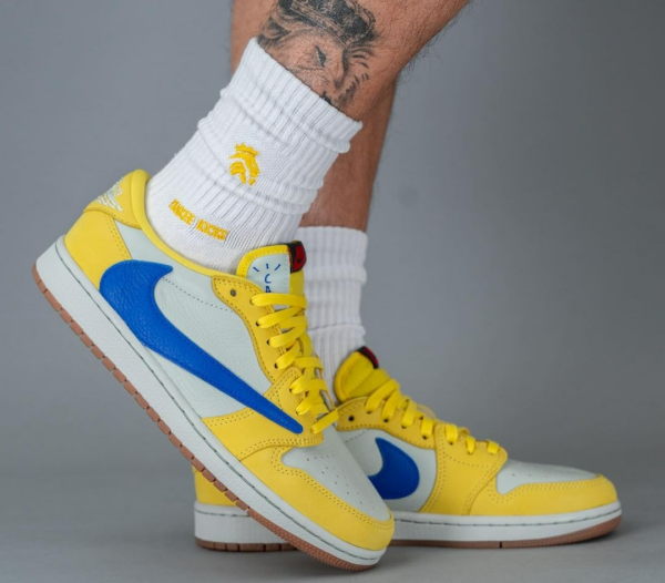 AJ 1 Low Travis Scott ‘Canary’ DZ4137-700