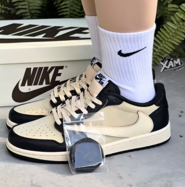 AJ 1 Low Travis Scott ‘Pale Vanilla’ DM7866-201