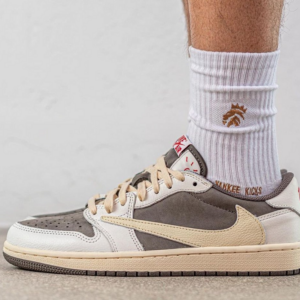 travis scott air jordan 1 low og 23eb54baa23641ee80a03d57a20733f5