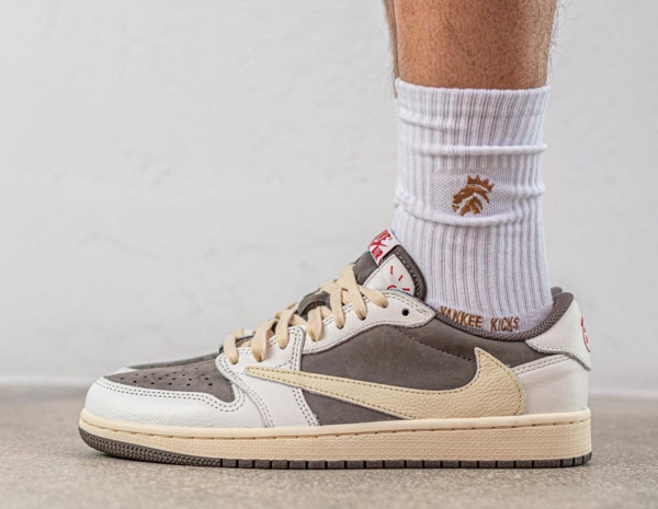 AJ 1 Low Travis Scott ‘Reverse Mocha’ DM7866-106