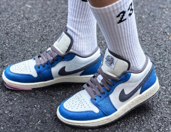 AJ 1 Low ‘Flight’ FV8439-104