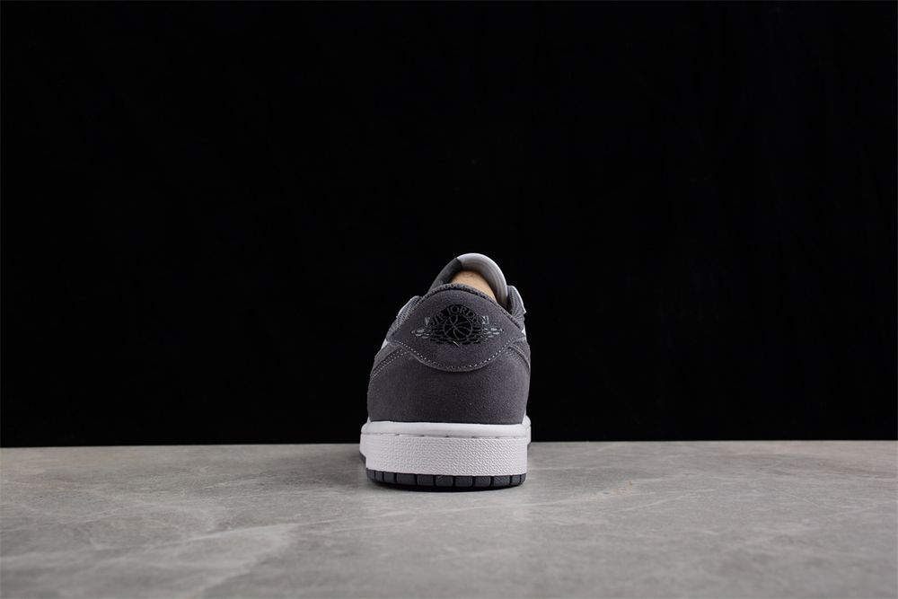 AJ 1 Low ‘Atmosphere Grey’ CZ0790-101 AJ 1 Low ‘Atmosphere Grey’ CZ0790-101