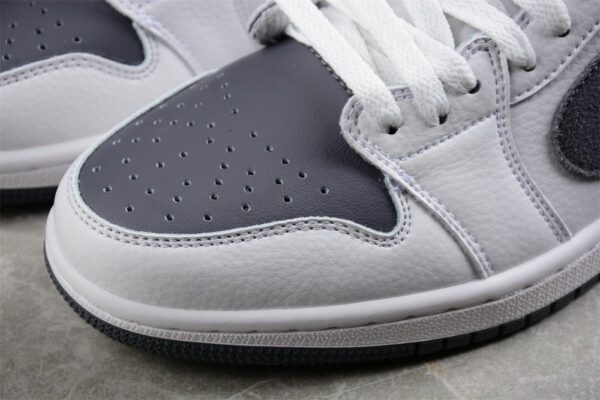 AJ 1 Low ‘Atmosphere Grey’ CZ0790-101 AJ 1 Low ‘Atmosphere Grey’ CZ0790-101