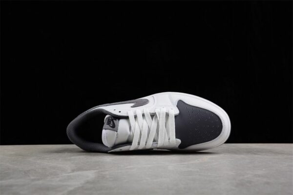 AJ 1 Low ‘Atmosphere Grey’ CZ0790-101 AJ 1 Low ‘Atmosphere Grey’ CZ0790-101