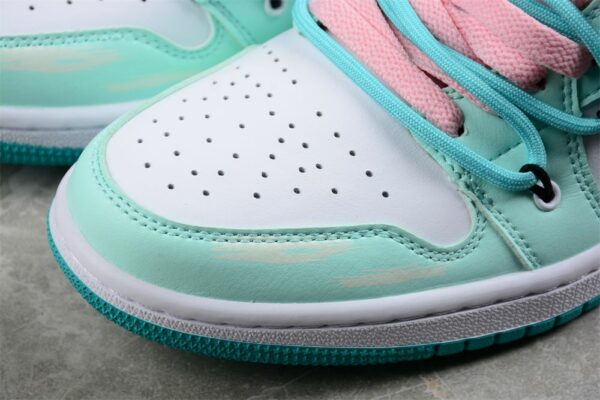 AJ 1 Low ‘New Emerald’ DC0774-132