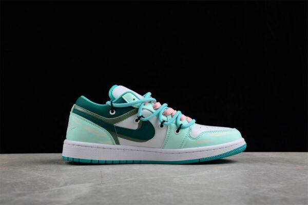 AJ 1 Low ‘New Emerald’ DC0774-132