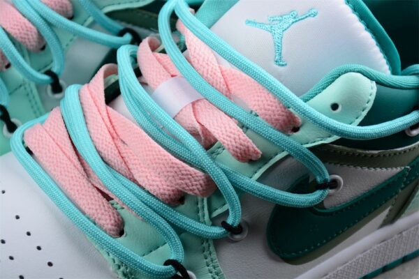 AJ 1 Low ‘New Emerald’ DC0774-132
