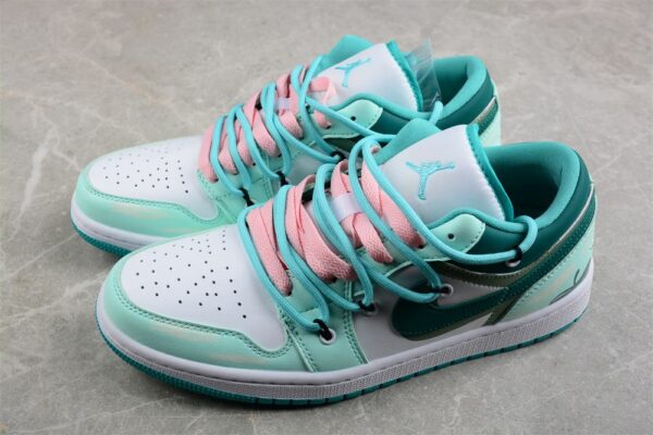AJ 1 Low ‘New Emerald’ DC0774-132