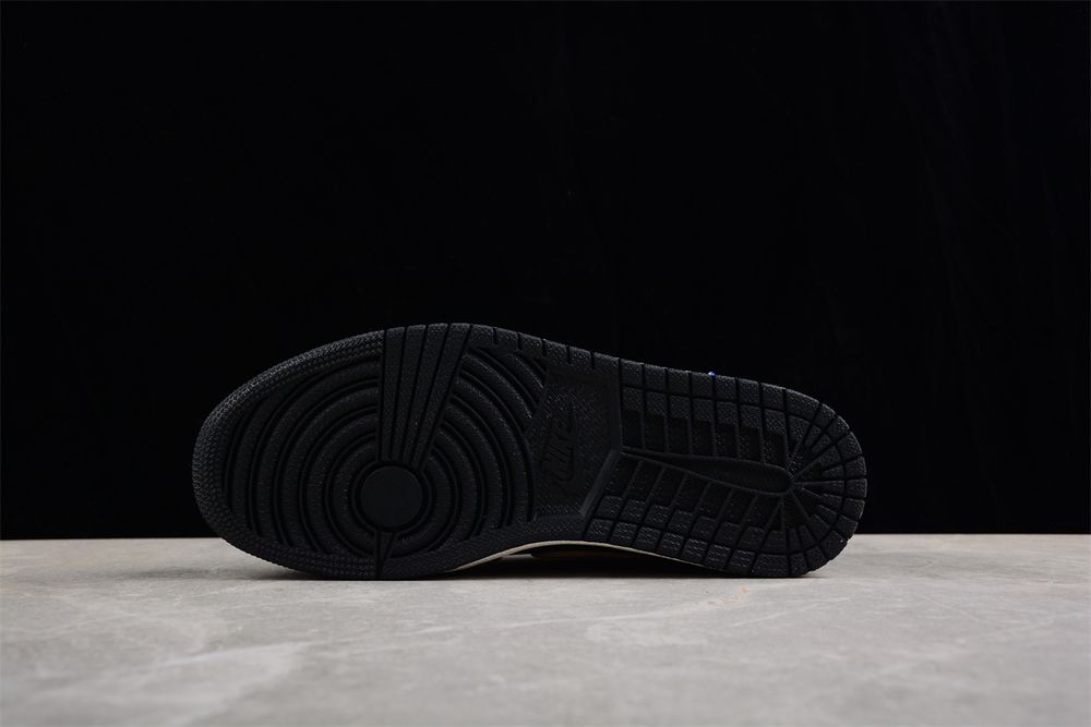 AJ 1 Low ‘Dark Smoke Grey’ DV0982-006 AJ 1 Low ‘Dark Smoke Grey’ DV0982-006