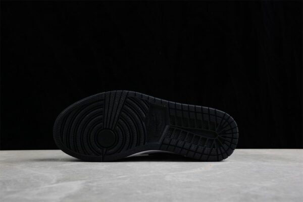 AJ 1 Low ‘Panda’ DC0774-101 AJ 1 Low ‘Panda’ DC0774-101