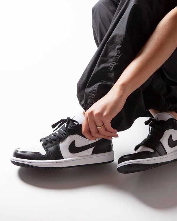 AJ 1 Low ‘Panda’ DC0774-101 AJ 1 Low ‘Panda’ DC0774-101