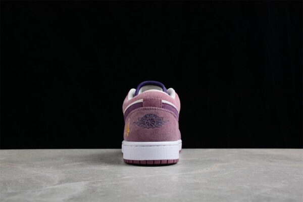 AJ 1 Low ‘Unity’ DR8057-500 AJ 1 Low ‘Unity’ DR8057-500