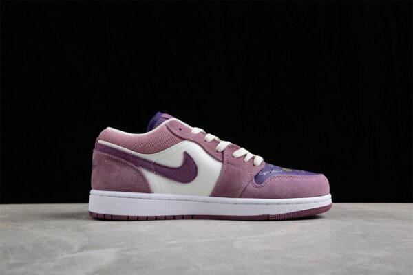 AJ 1 Low ‘Unity’ DR8057-500 AJ 1 Low ‘Unity’ DR8057-500