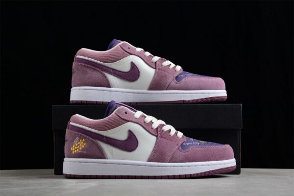 AJ 1 Low ‘Unity’ DR8057-500 AJ 1 Low ‘Unity’ DR8057-500