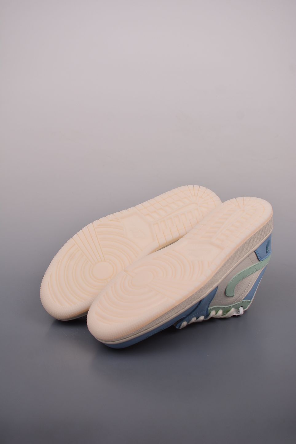 AJ 1 Low Bape JJ8688-006 AJ 1 Low Bape JJ8688-006