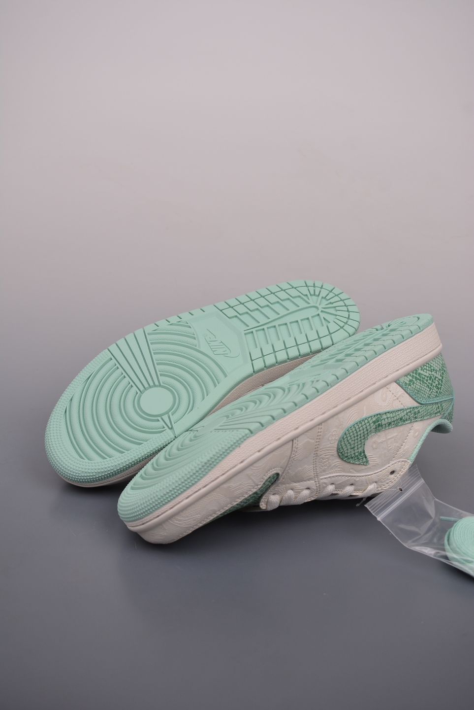 AJ 1 Low ‘Year of the Snake’ HF3144-100 AJ 1 Low ‘Year of the Snake’ HF3144-100