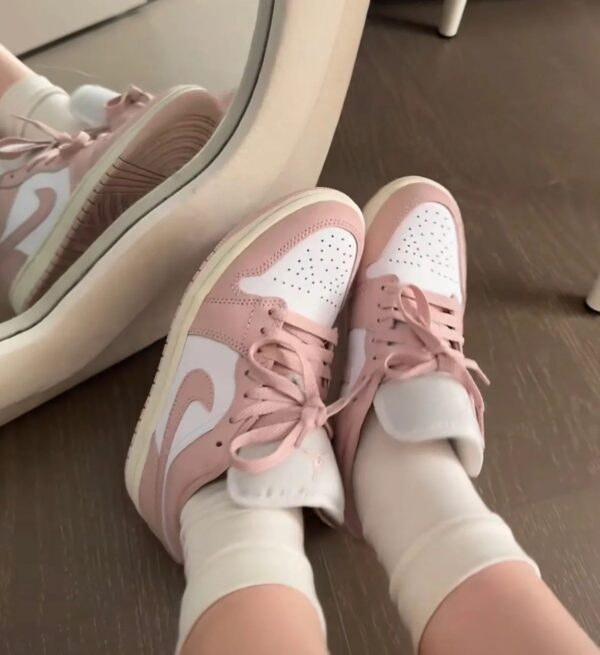 AJ 1 Low ‘Pink Oxford’ DC0774-162