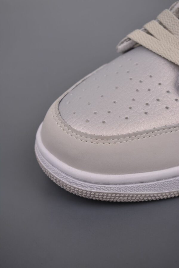 AJ 1 Low ‘Silver’ CZ0790-002