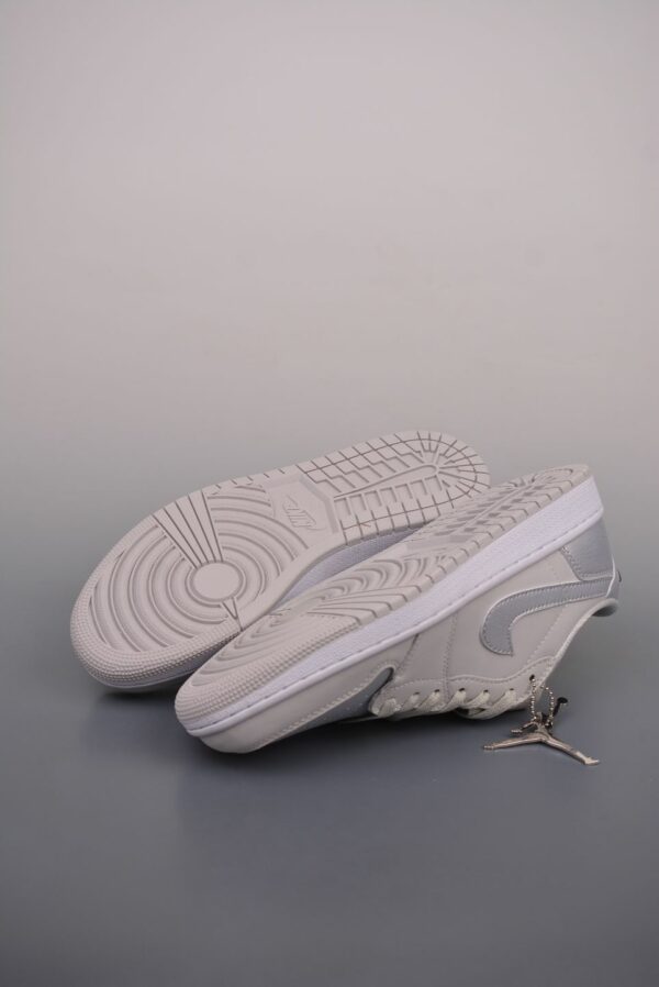 AJ 1 Low ‘Silver’ CZ0790-002