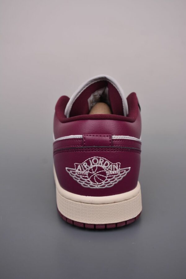 AJ 1 Low ‘Fireberry’ DC0774-161 AJ 1 Low ‘Fireberry’ DC0774-161