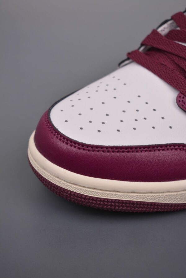 AJ 1 Low ‘Fireberry’ DC0774-161 AJ 1 Low ‘Fireberry’ DC0774-161