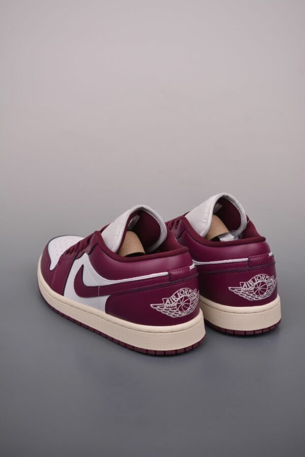 AJ 1 Low ‘Fireberry’ DC0774-161 AJ 1 Low ‘Fireberry’ DC0774-161