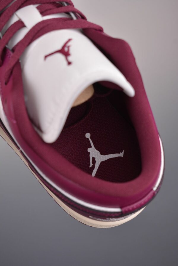 AJ 1 Low ‘Fireberry’ DC0774-161 AJ 1 Low ‘Fireberry’ DC0774-161