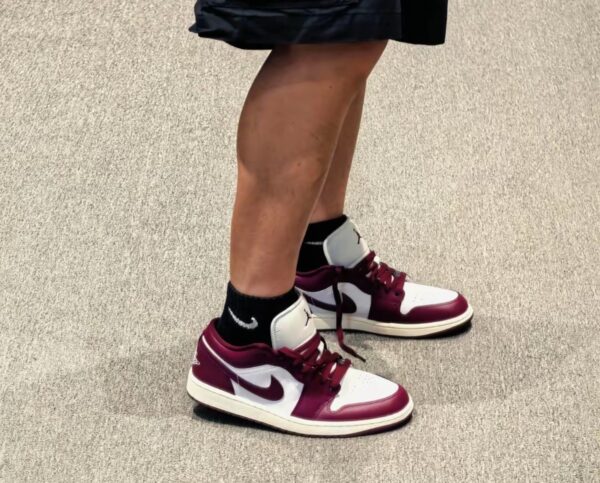 AJ 1 Low ‘Fireberry’ DC0774-161 AJ 1 Low ‘Fireberry’ DC0774-161