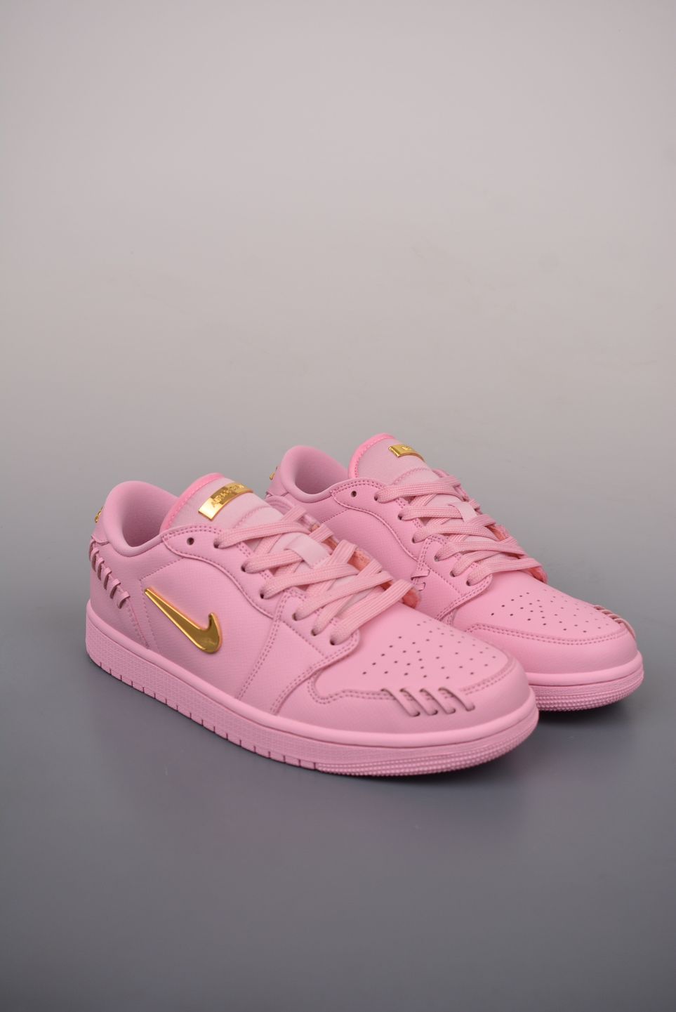 AJ 1 Low Method of Make ‘Perfect Pink’ FN5032-600 AJ 1 Low Method of Make ‘Perfect Pink’ FN5032-600