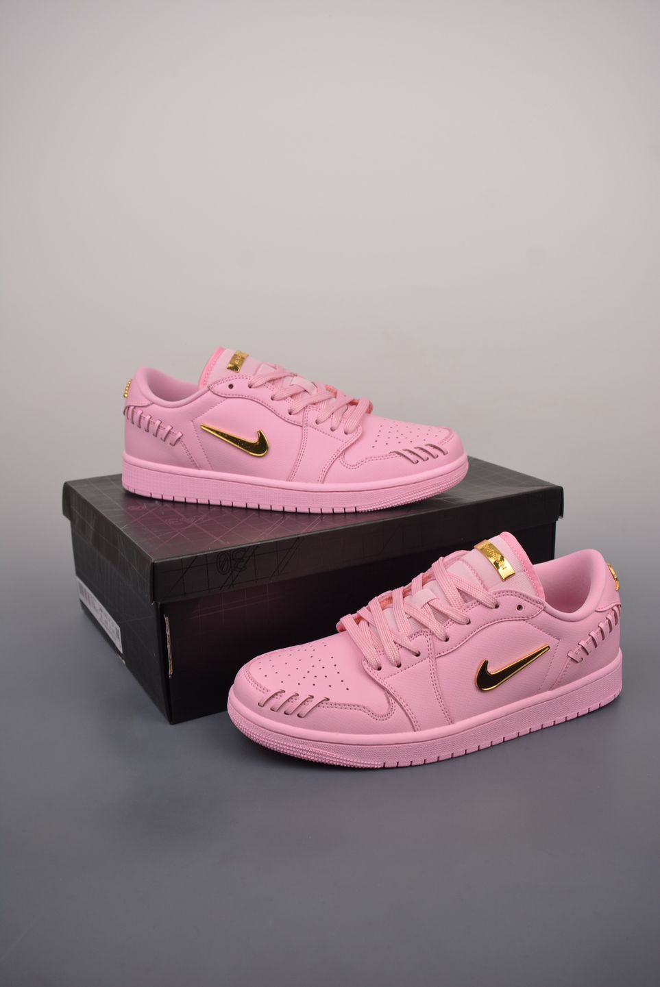 AJ 1 Low Method of Make ‘Perfect Pink’ FN5032-600 AJ 1 Low Method of Make ‘Perfect Pink’ FN5032-600