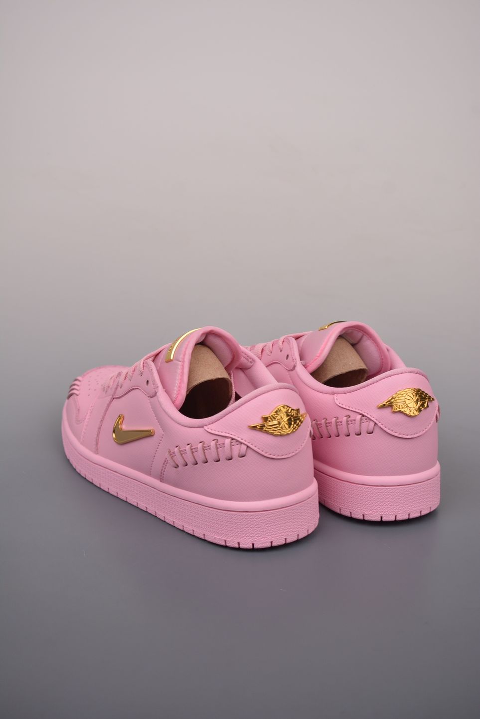 AJ 1 Low Method of Make ‘Perfect Pink’ FN5032-600 AJ 1 Low Method of Make ‘Perfect Pink’ FN5032-600